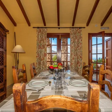 Rosas A Country house